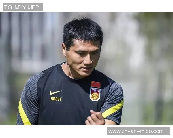 国足新帅邵佳一清洗老将力推年轻人上位，足够时刻备战却遇三重阻止，能否焕新成悬念